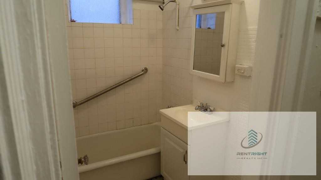 2129 N Dayton St #104 - Photo 6 of 12