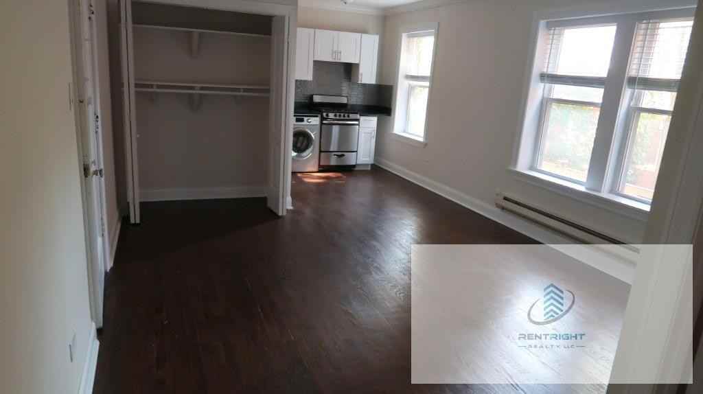 2129 N Dayton St #305 - Photo 4 of 16