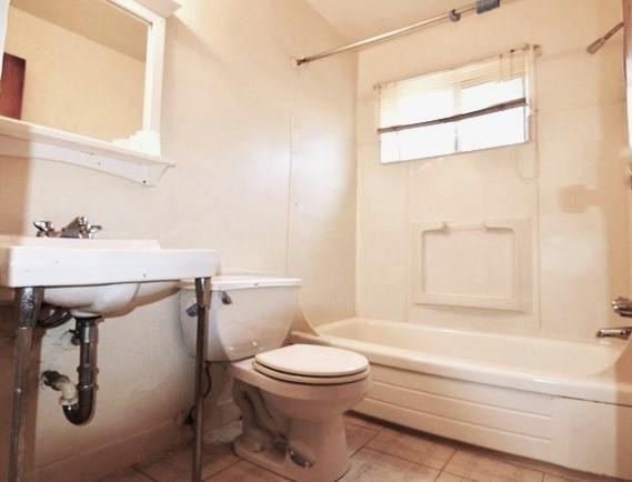 15421 Plymouth Pl Unit 1 - Photo 6 of 9