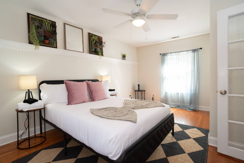 1440 Briar Creek Rd - Photo 3 of 25