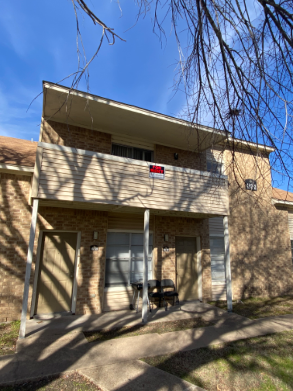 402 Summer Ct Apt 2b #2B - Photo 3 of 23