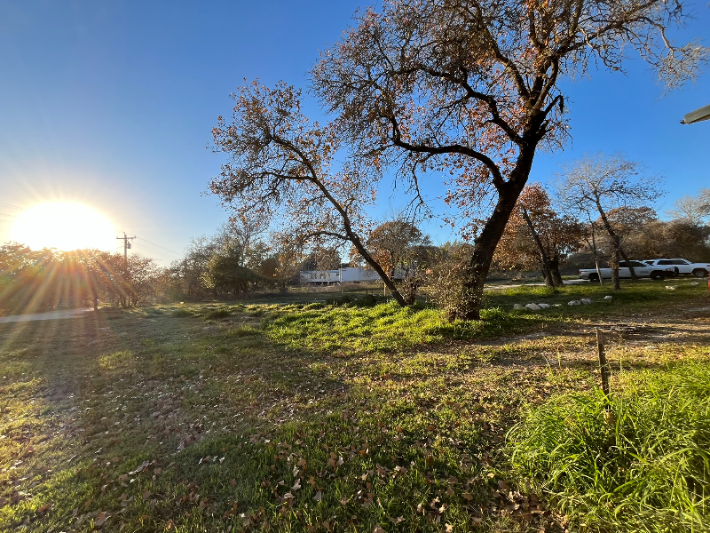 114 E Bob White Dr - Photo 2 of 12