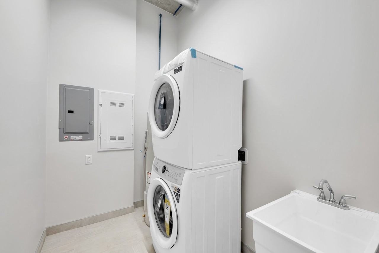 11941 Tecumseh Rd E - Photo 6 of 6