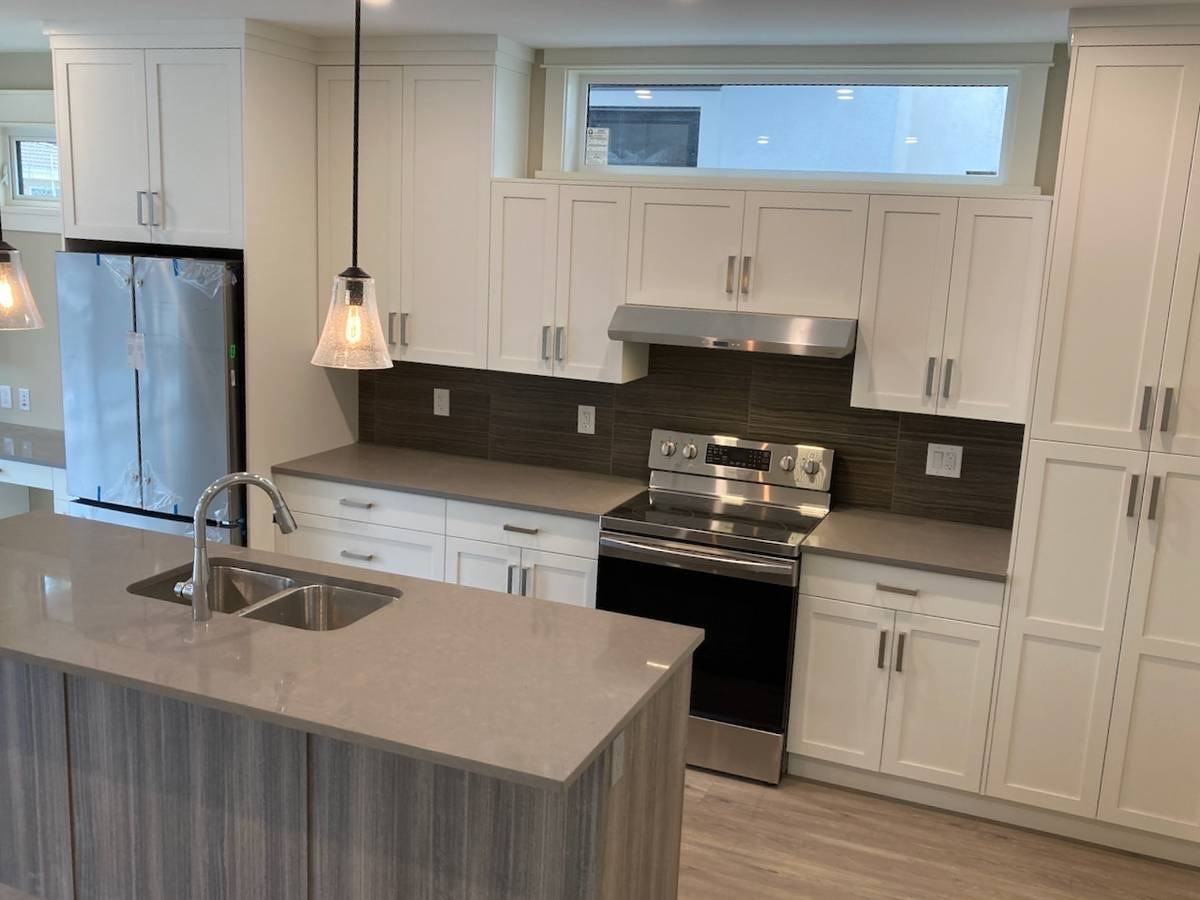 6890 Gray Avenue - Photo 3 of 12