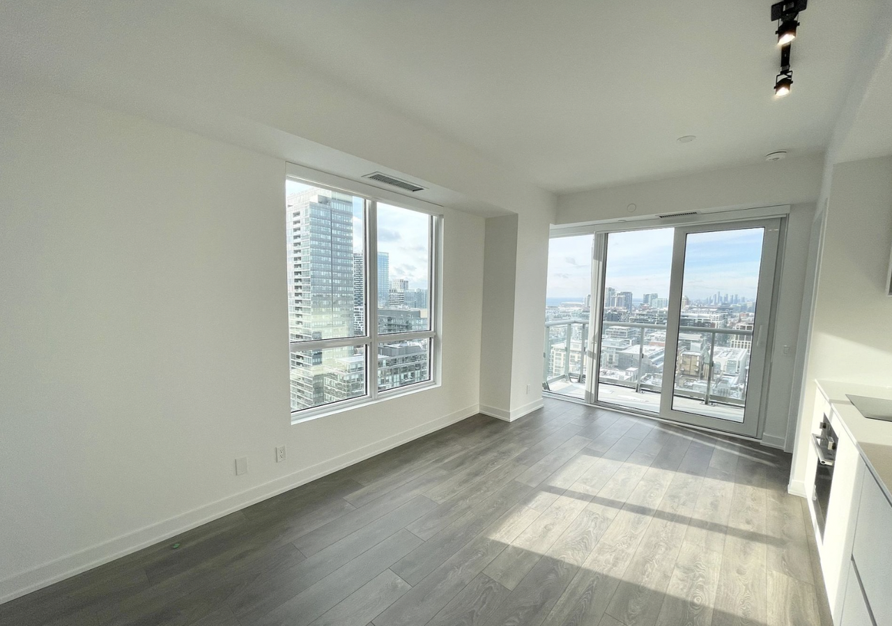 108 Peter Street #2710