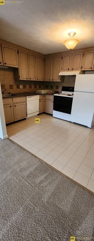 Lexington St #27 - Photo 2 of 11