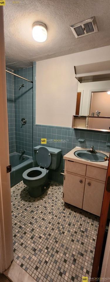 Lexington St #17 - Photo 6 of 11