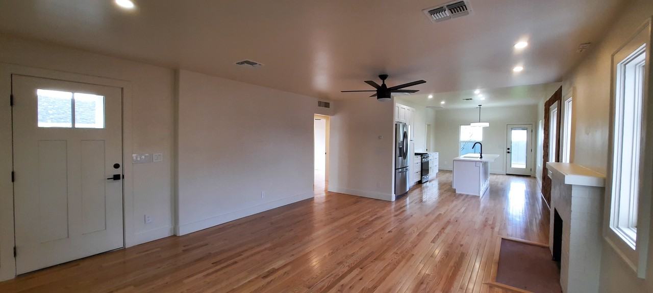 2234 N Evergreen St #MAIN - Photo 4 of 30