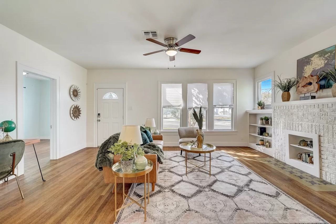 1543 W Elsmere Pl #NA - Photo 2 of 13