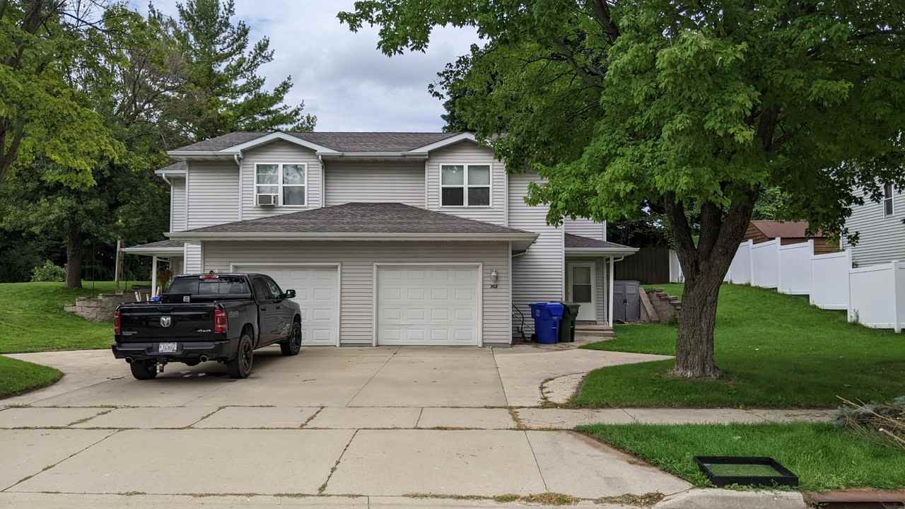 900 Denise Ct #900 - Photo 3 of 17