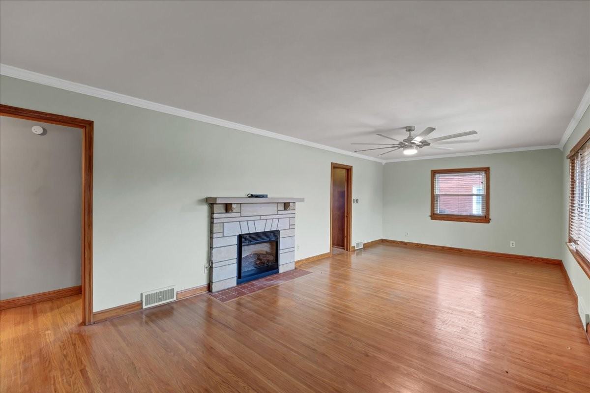 2608 Meadow Dr #NA - Photo 3 of 34