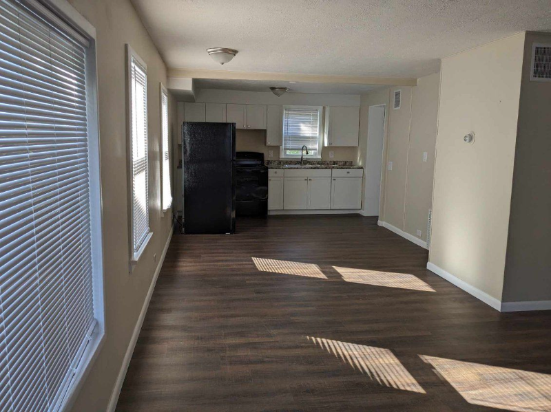 192 E 315th St - Photo 2 of 17