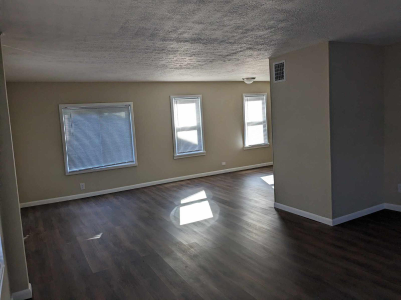 192 E 315th St - Photo 3 of 17