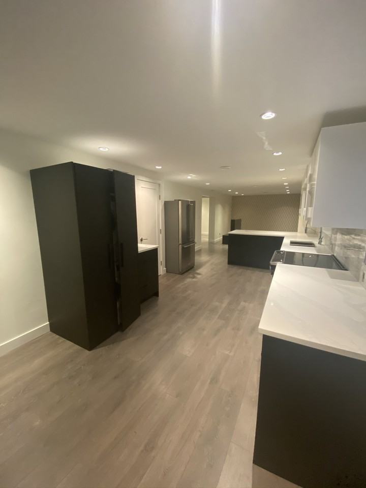 980 W 20th Ave - Photo 3 of 19