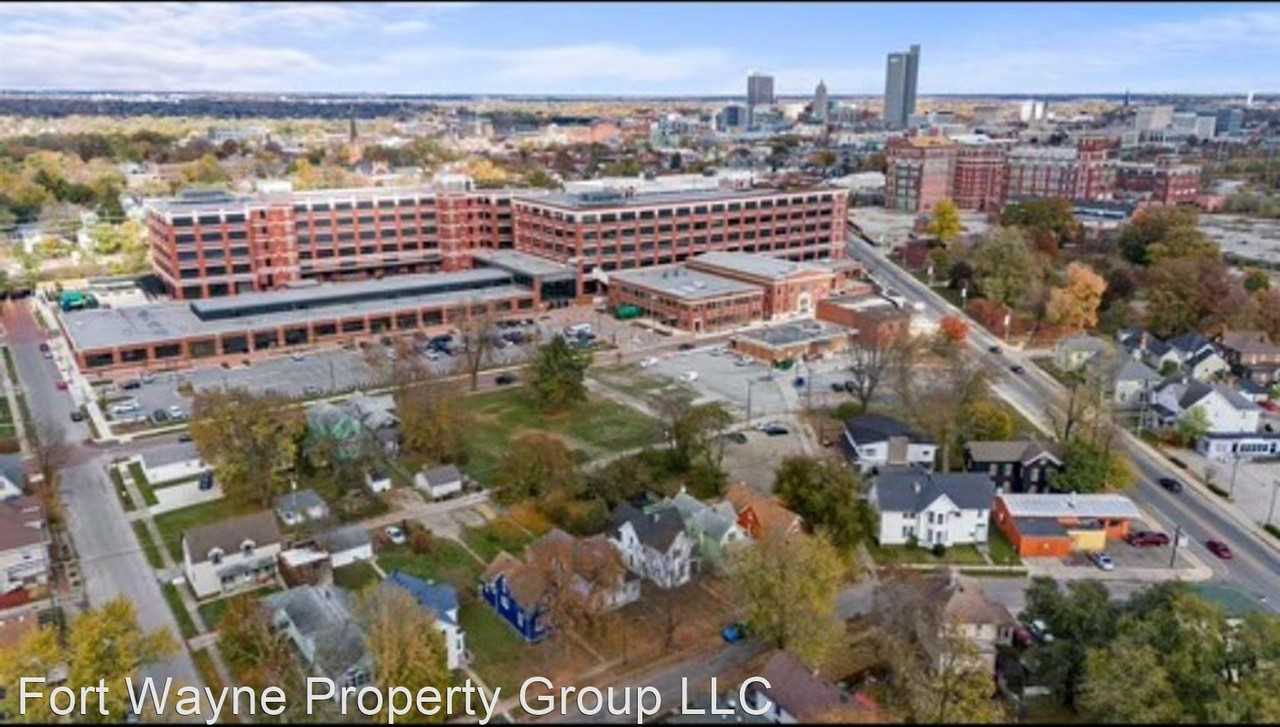 1104 Stophlet St - Photo 3 of 25