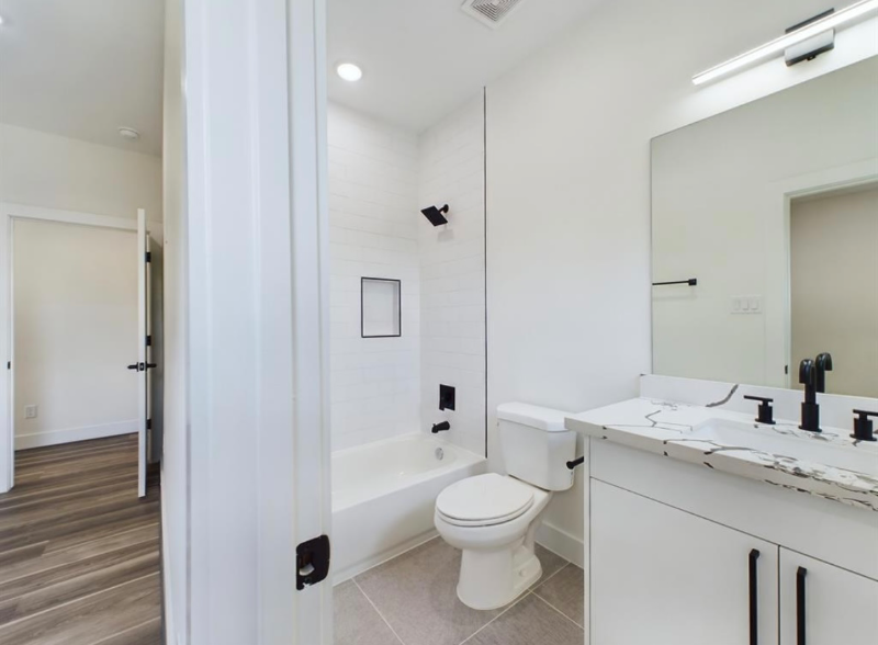 6630 England St - Photo 4 of 5