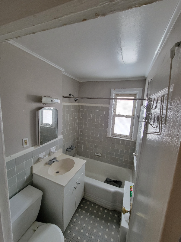 18 N Carpenter Ter #1 - Photo 3 of 10