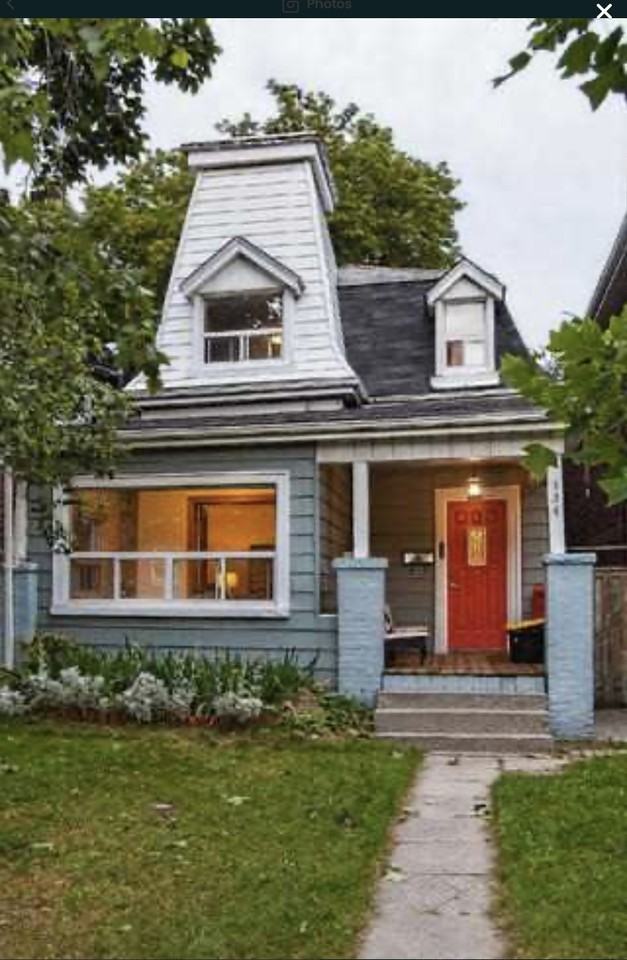 Danforth Main Street station house Apartments 134 Stephenson Avenue