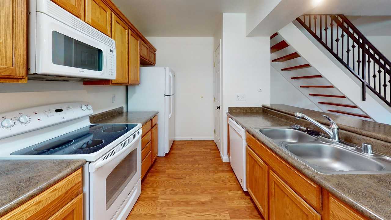 CA0362 {3220 C St} T.I.C Apartments 3220 C St, Redding, CA 96002