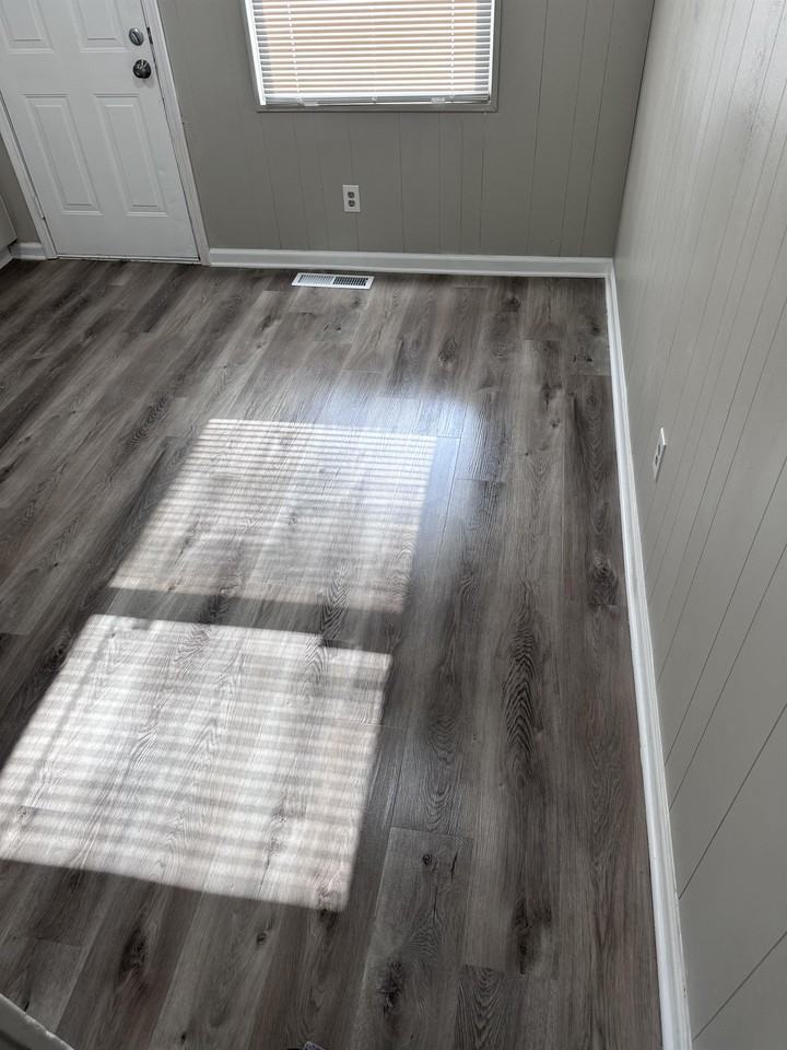 657 Aubrey Dr #1 - Photo 4 of 17
