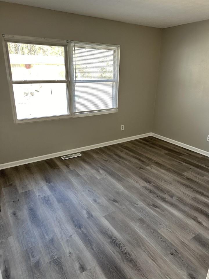657 Aubrey Dr #1 - Photo 7 of 17