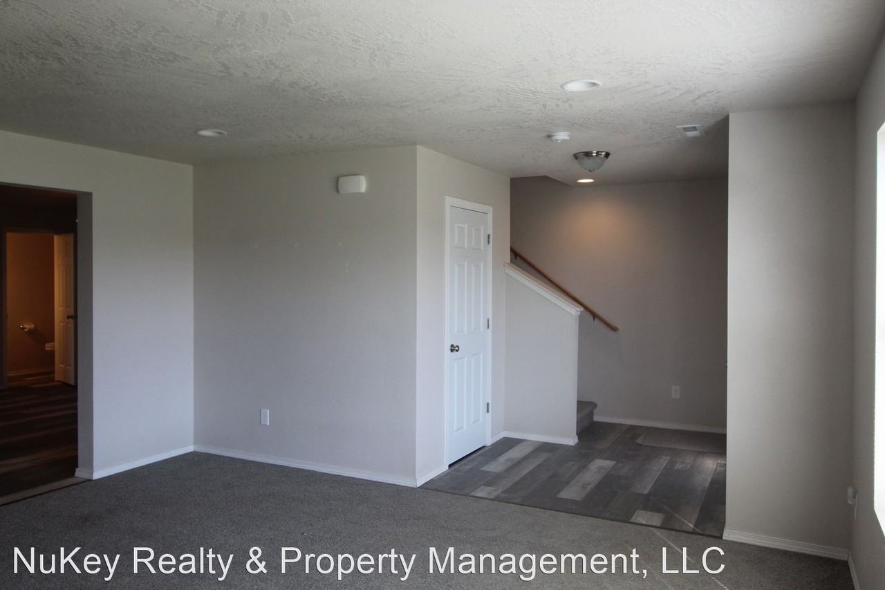 7811 N Five Mile Rd - Photo 2 of 26