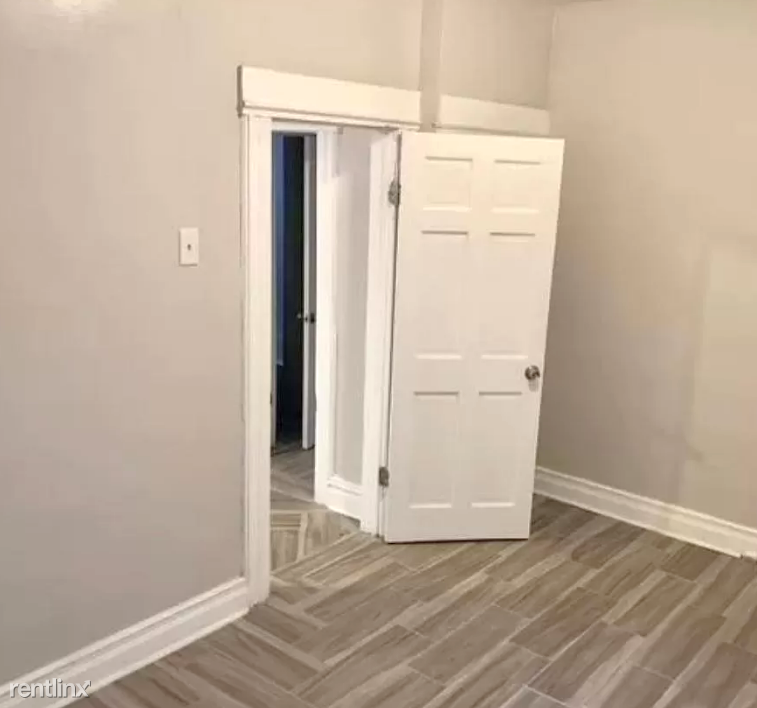 192 Seymour Ave - Photo 3 of 4