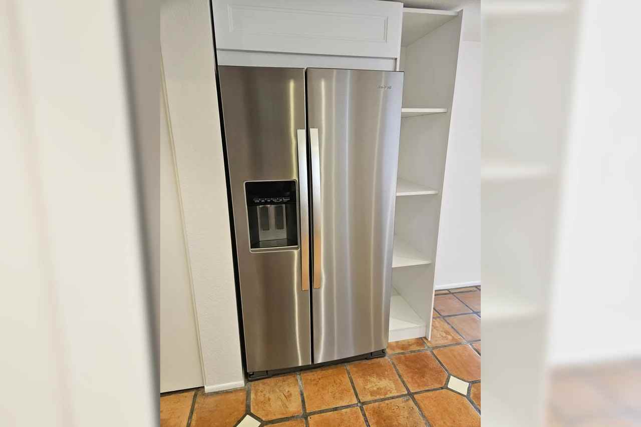 12811 N 38th Way - Photo 2 of 7