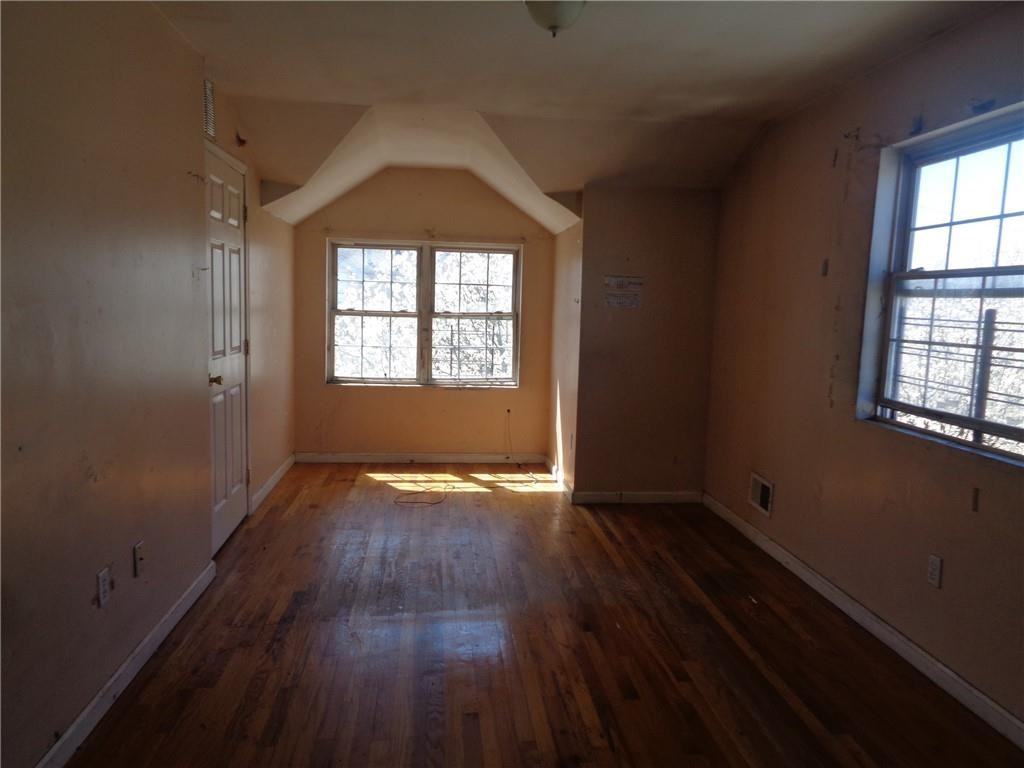 84-45 Dana Court - Photo 2 of 6