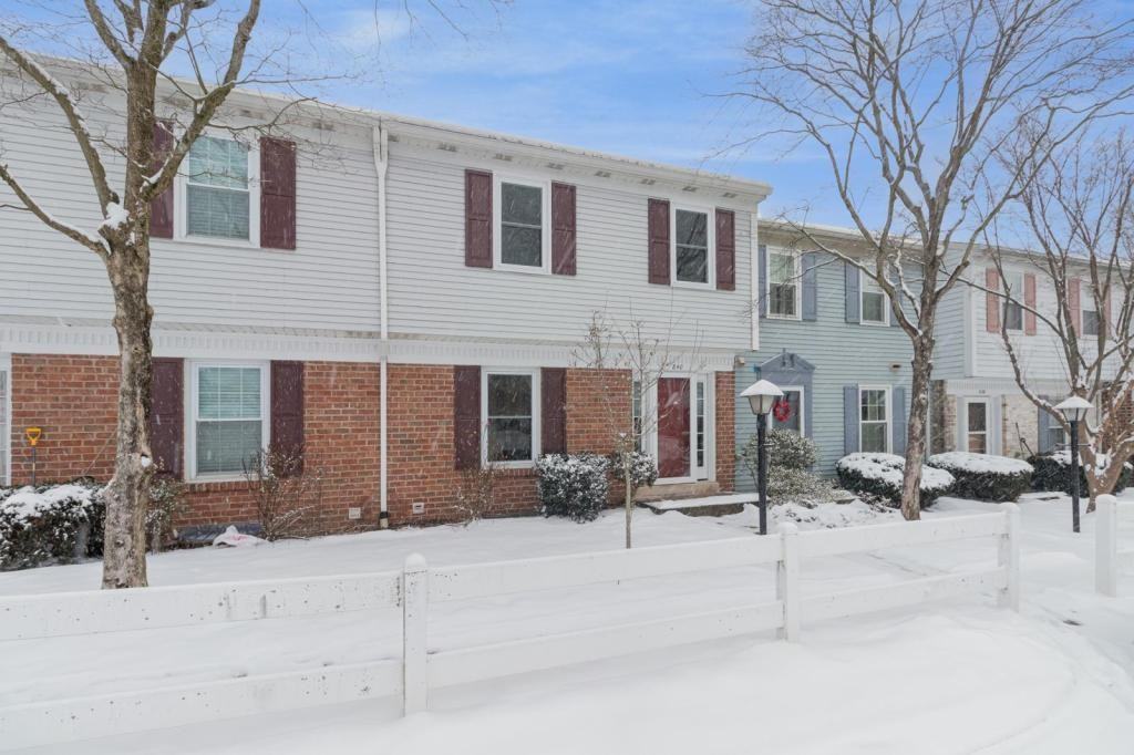 840 Allenview Dr - Photo 2 of 25