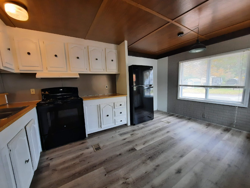 244 Alder St - Photo 6 of 28