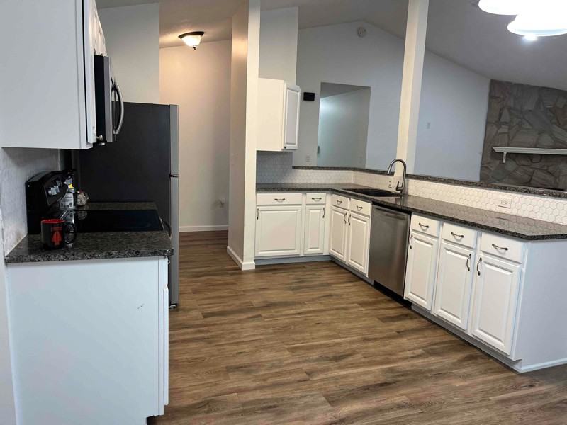 103 Trenton Ave - Photo 2 of 21