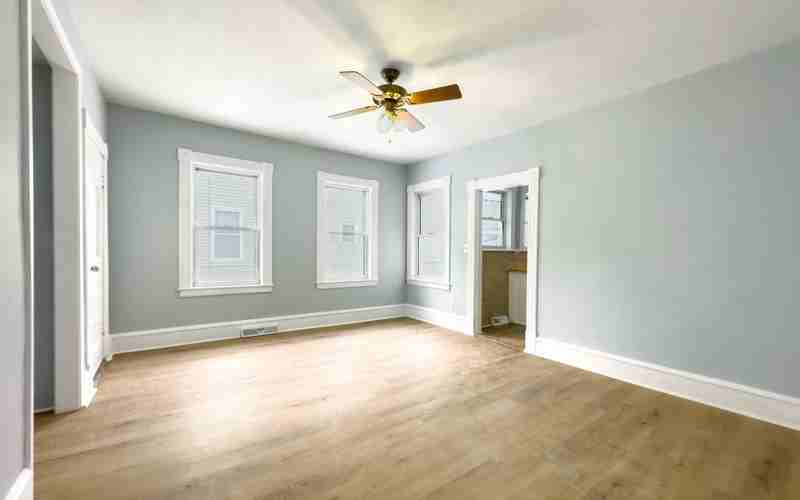 99 Pleasant St - Photo 3 of 8