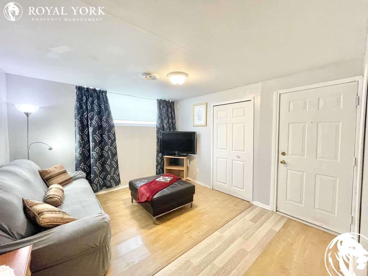 1032 Gregg St - Photo 3 of 29