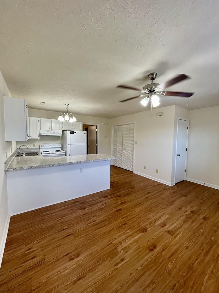 1307 Homestead Garden Ct #7 - Photo 5 of 19