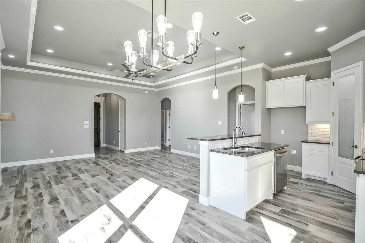 9139 Parkview Circle - Photo 2 of 8