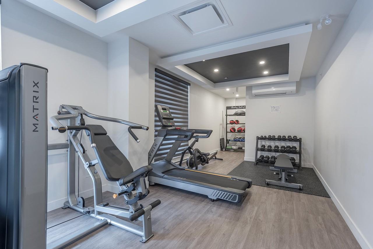 LE SHERBROOKE EST - Photo 3 of 8