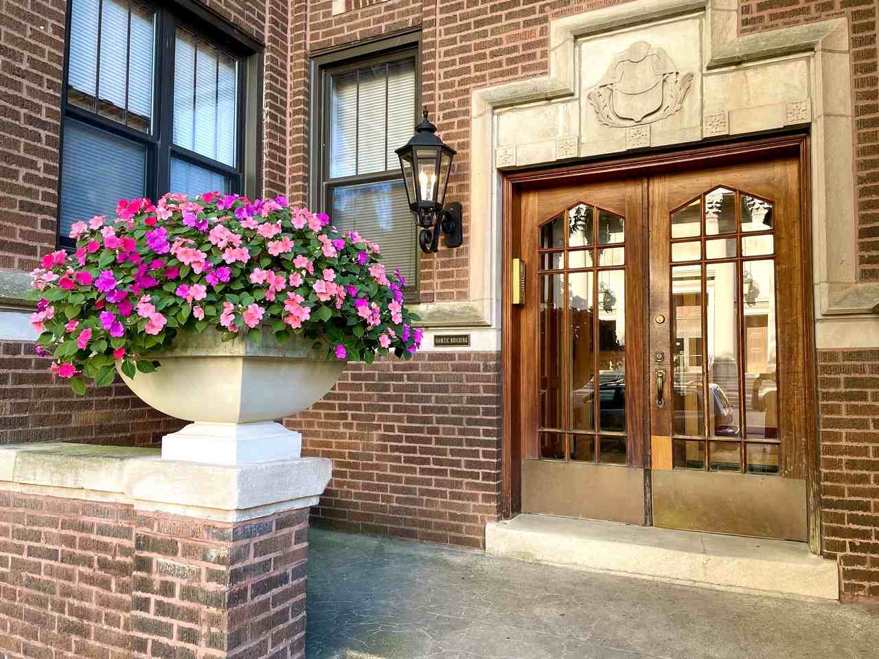 6556 North Glenwood Avenue - Photo 3 of 17