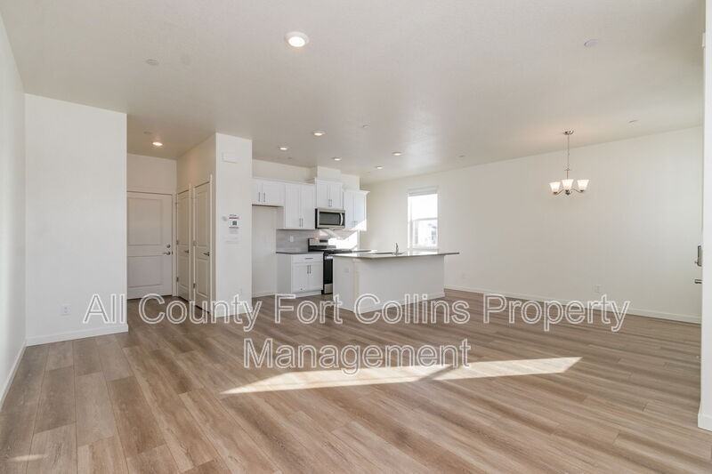 1758 Knobby Pine Dr #B - Photo 3 of 24