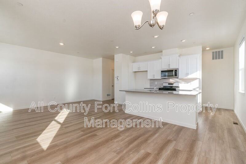 1758 Knobby Pine Dr #B - Photo 4 of 24