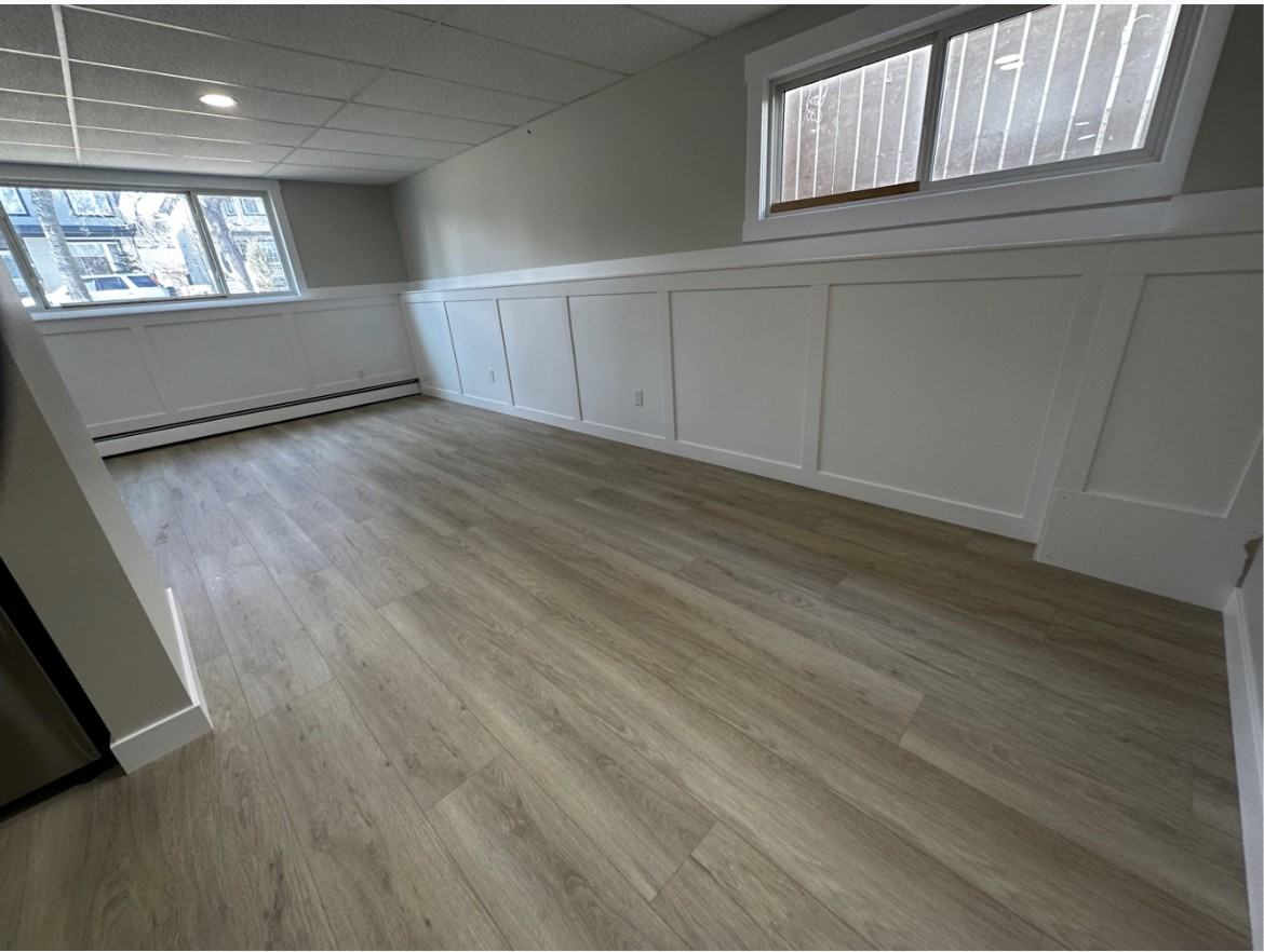 10219 89 St NW - Photo 2 of 5