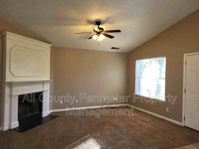3428 Homeward Trl - Photo 3 of 11