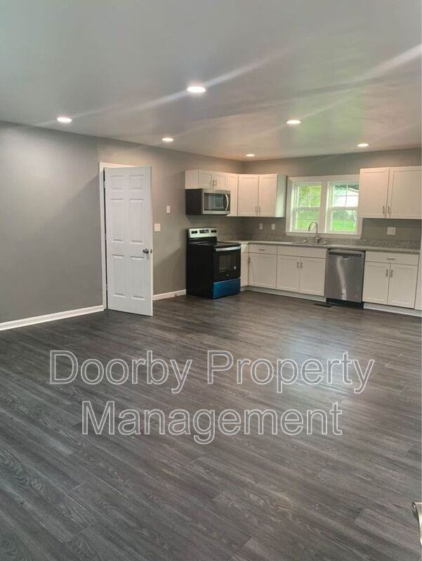 2408 Crescent Club Dr - Photo 2 of 10