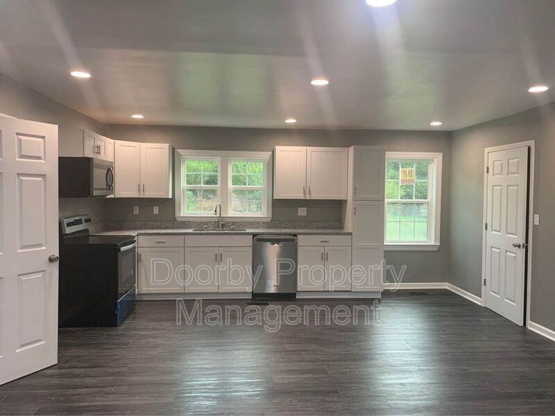 2408 Crescent Club Dr - Photo 3 of 10