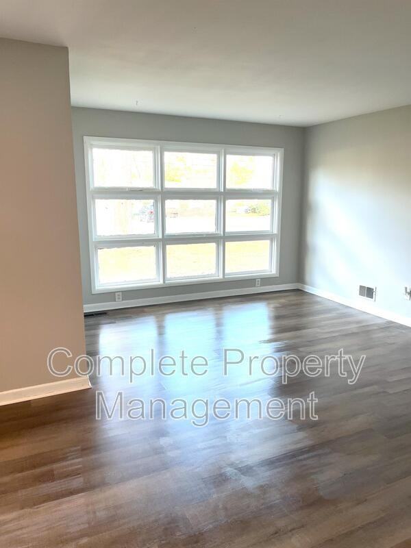 441 Orchid Rd - Photo 2 of 19
