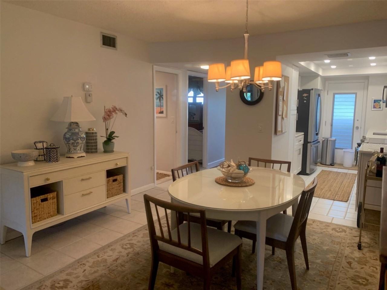 512 W Venice Ave #207 - Photo 6 of 18