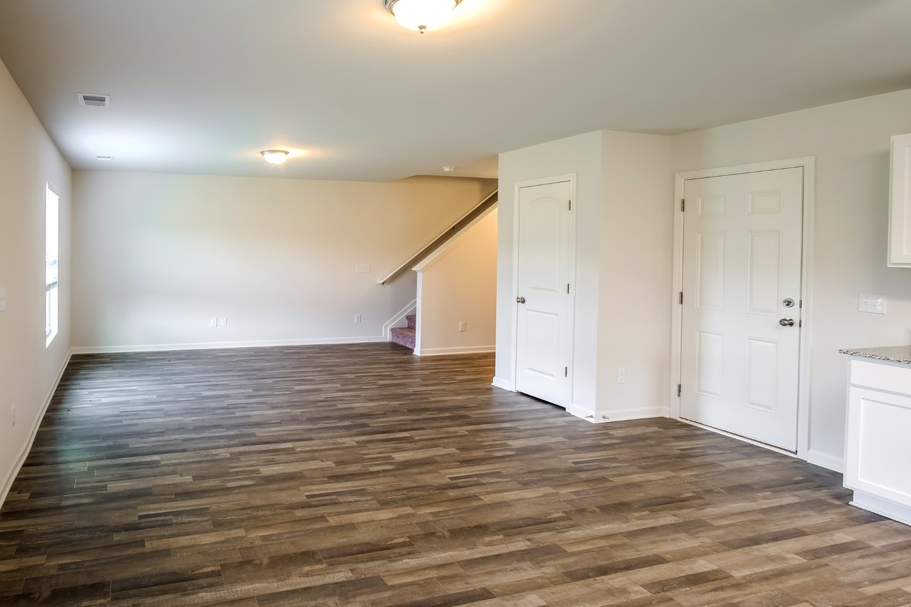 866 Nursery Ridge Dr - Photo 2 of 24