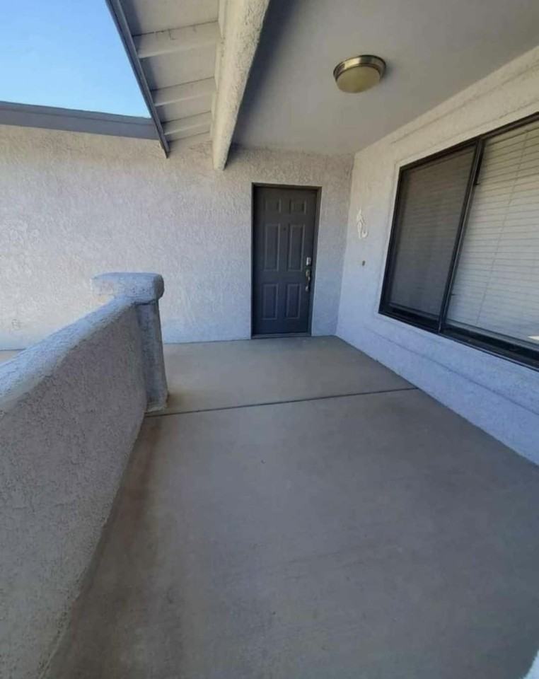 2454 Rainbow Avenue North - Photo 5 of 33