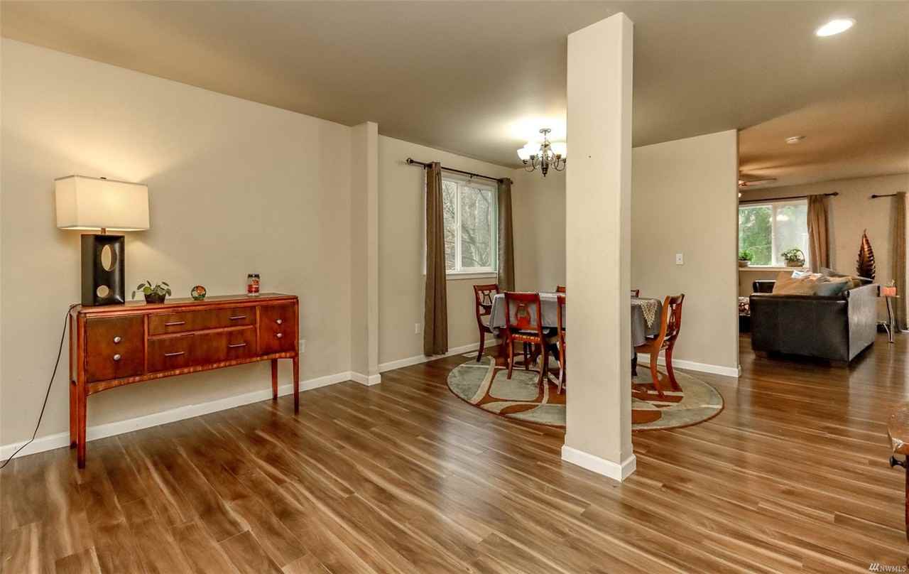 19205 87th Avenue Court East - Photo 3 of 10