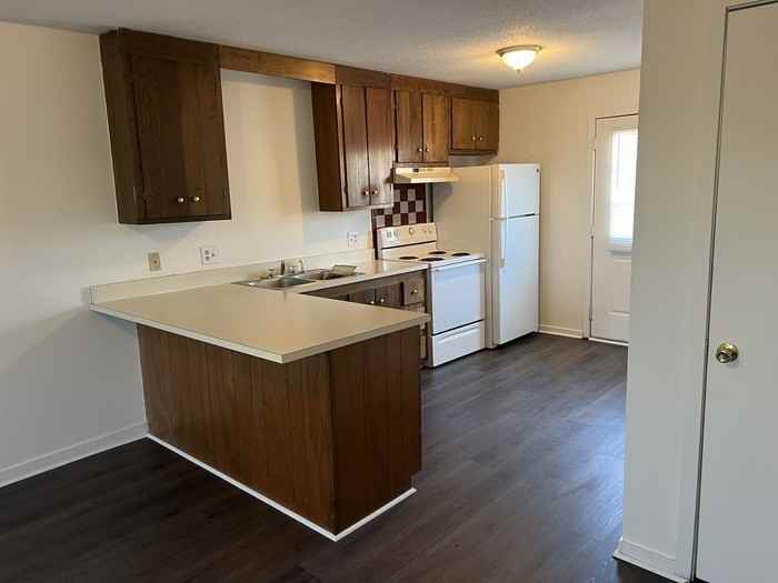 109B Suzanne Cir - Photo 3 of 6